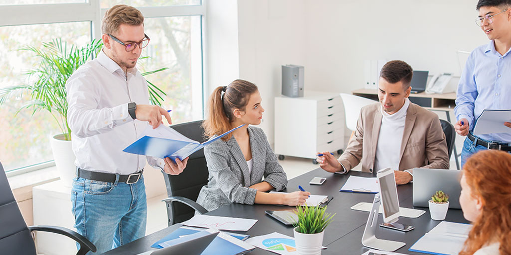 Mastering the Sales Cycle: 4 Stages to Drive Growth and Customer Loyalty